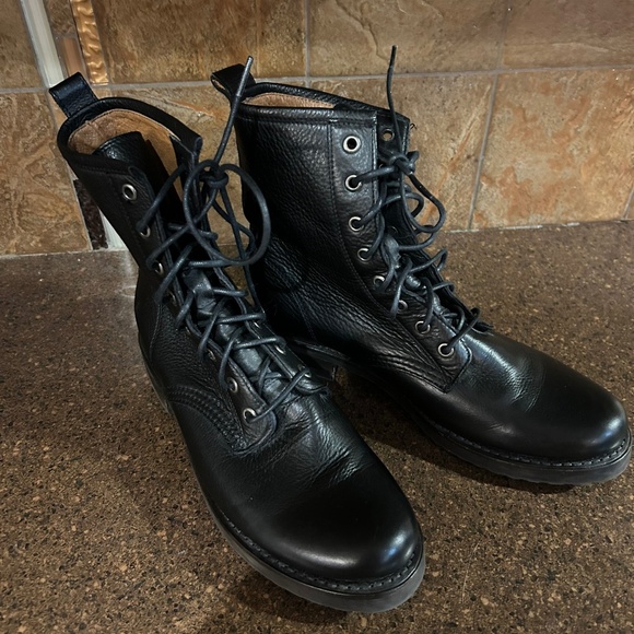 Frye Black Veronica Leather Combat Boots, Biker size 8.5 B - Picture 7 of 16